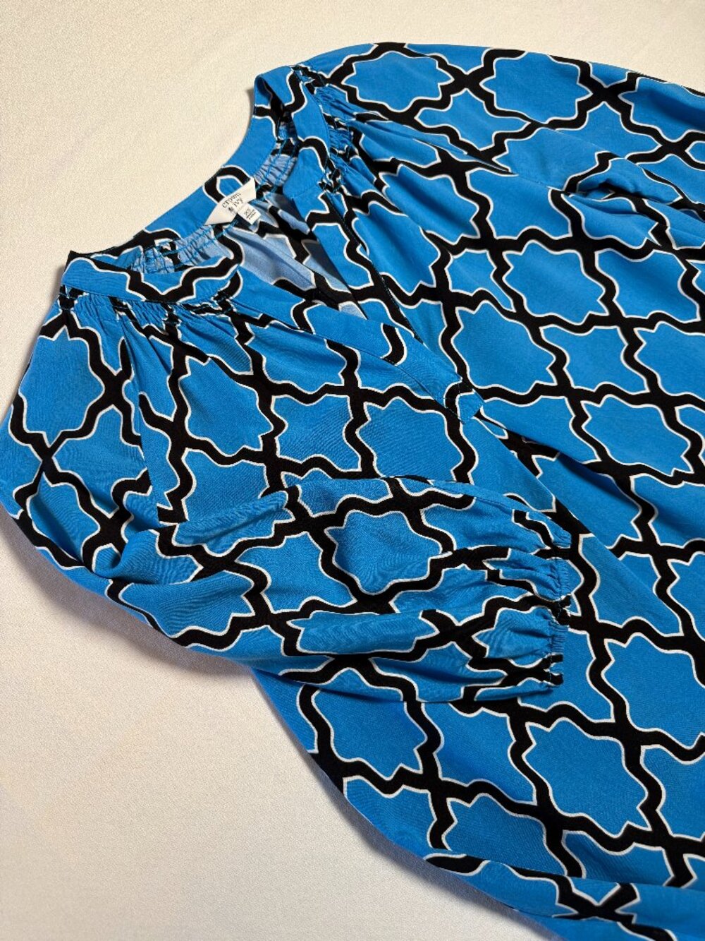 Crown & Ivy Blouse Women's XS Navy Blue & Black V-Neck Long Slv